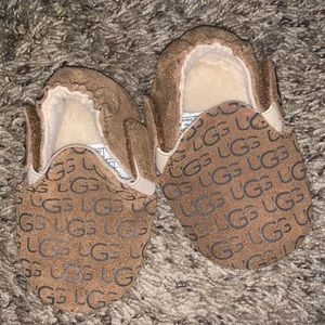 Ugg infant chestnut crib shoes